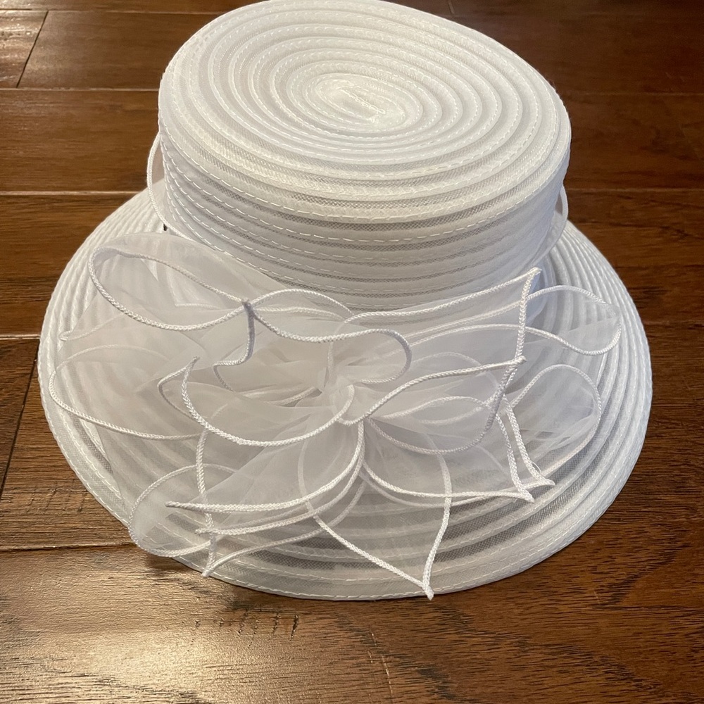 Kentucky derby hat white